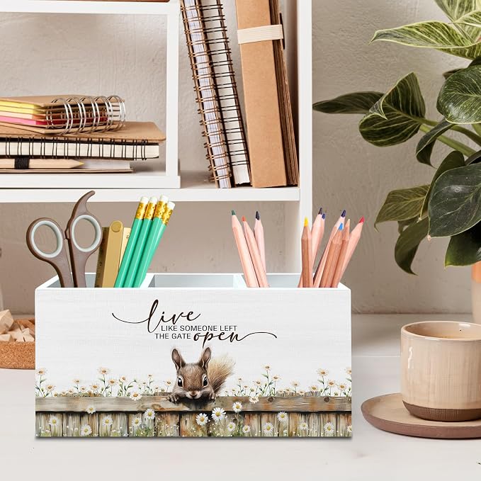 DILSJ Squirrel Inspirational Pen Pencil Holder Organizer For Desk, Squirrel Gifts, Rustic Floral Live Like Someone Left The Gate Open Wooden Box Signs For Home Office Desk Tabletop Decoration